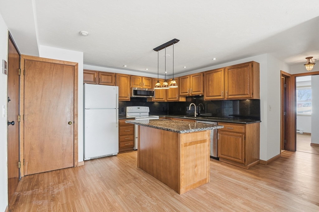 655 Plantation St 20B