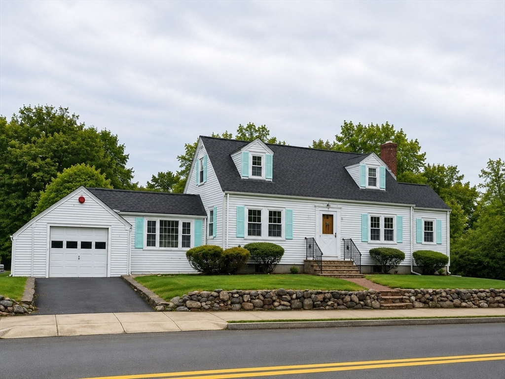 Photo of 63 Oak St, Stoneham, MA