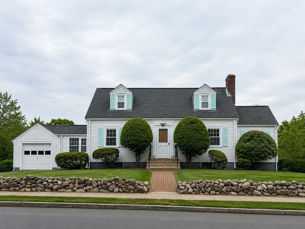 63 Oak St, Stoneham, MA Photo #2