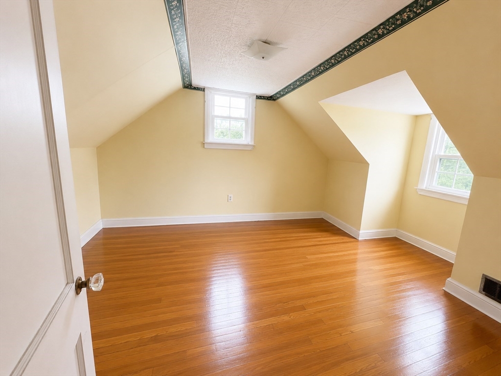 63 Oak St, Stoneham, MA Photo #10