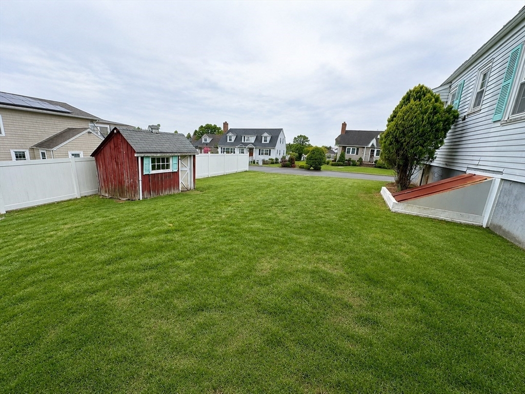 63 Oak St, Stoneham, MA Photo #3