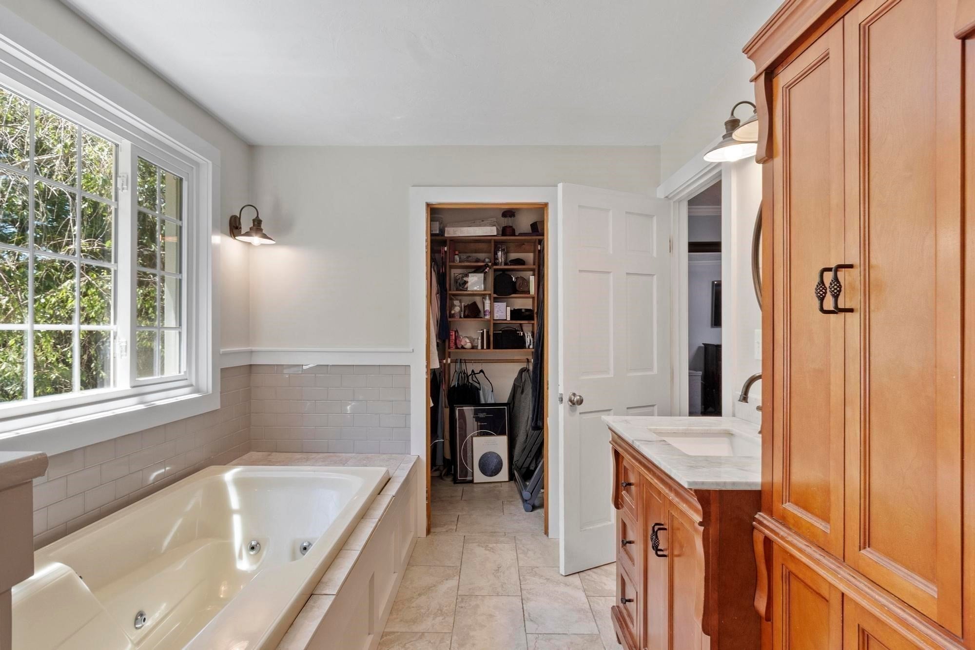 22 Ponnakin Hill Rd, Charlton, MA Photo #17