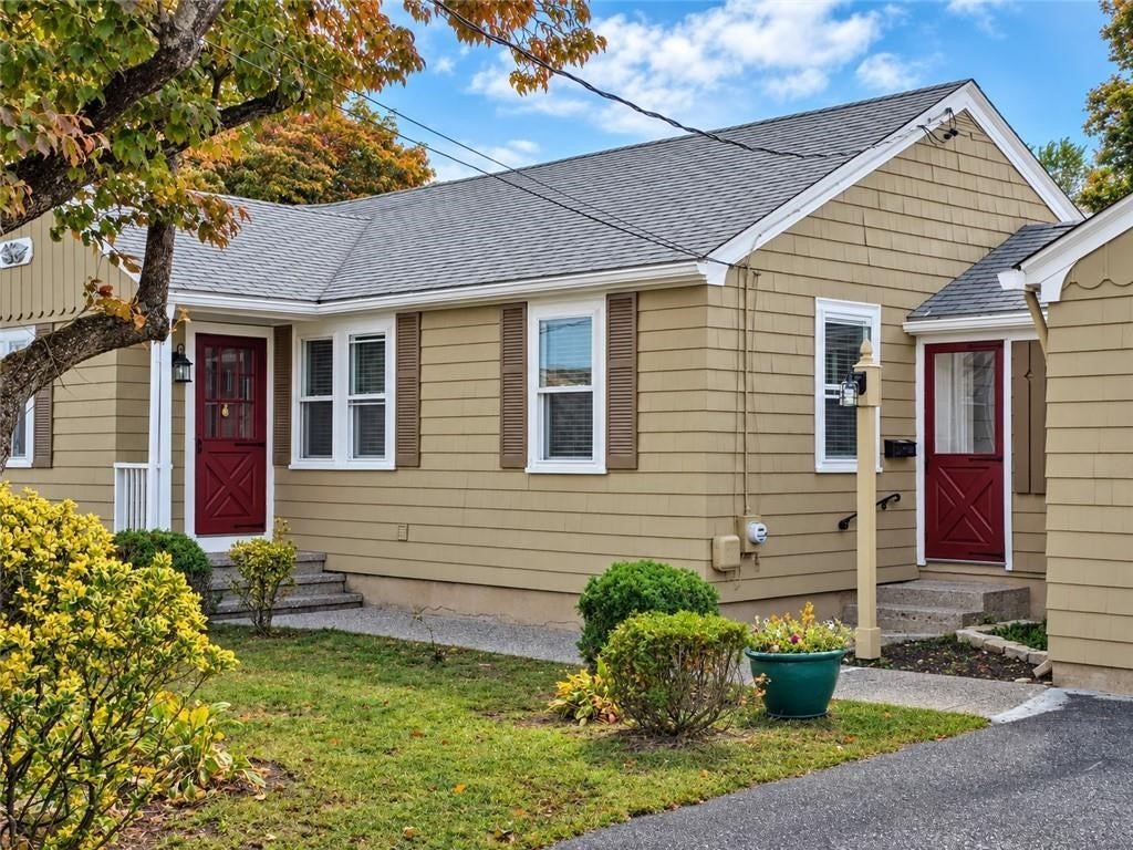 107 Fuller St, Pawtucket, RI Photo #25