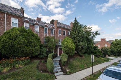 37 Commonwealth Ave 11 Newton MA 02467