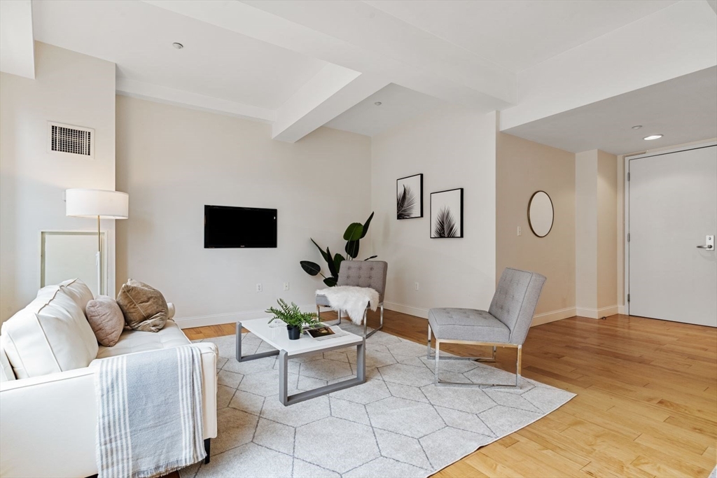 35 Fay St 607