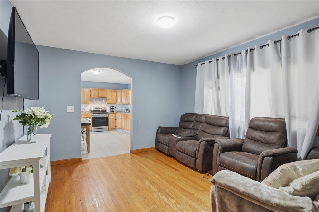 48 Forest Avenue