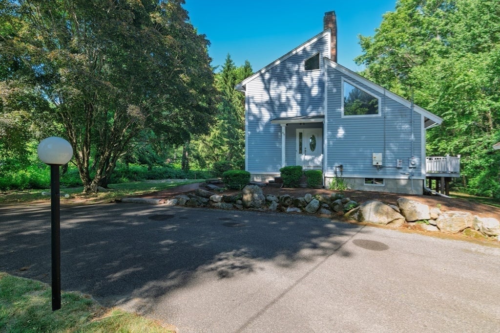 89 Poquanticut Ave