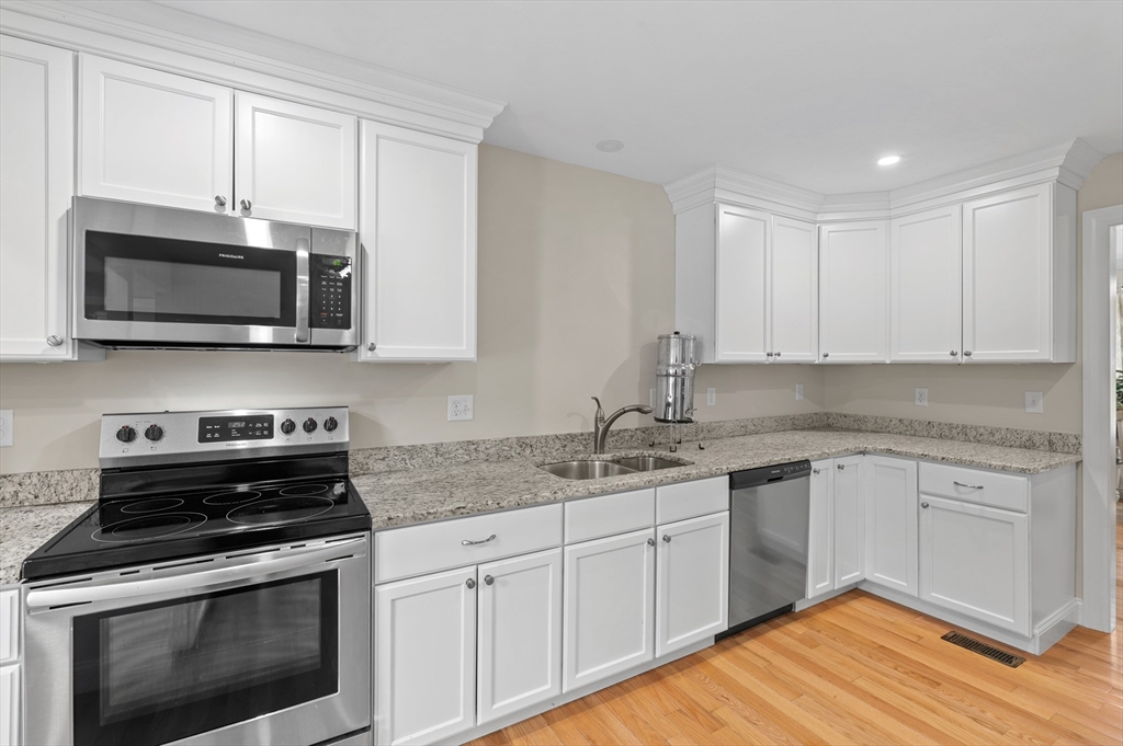12 Stratford Village Drive 12