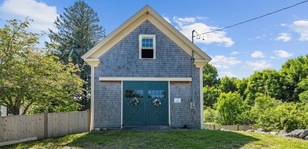 127 Main St