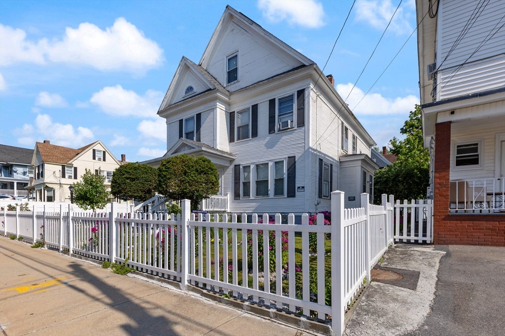16 Logan St, Lawrence, MA, 16 Logan St, Lawrence, MA Photo #5