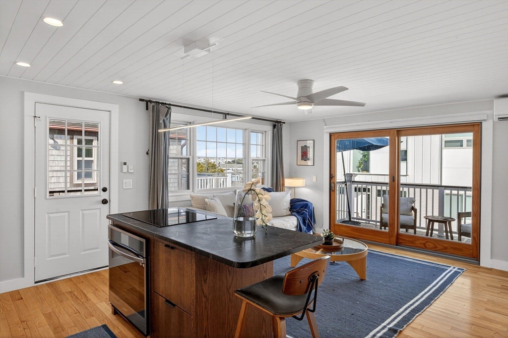 945 Commercial Street Unit 3D