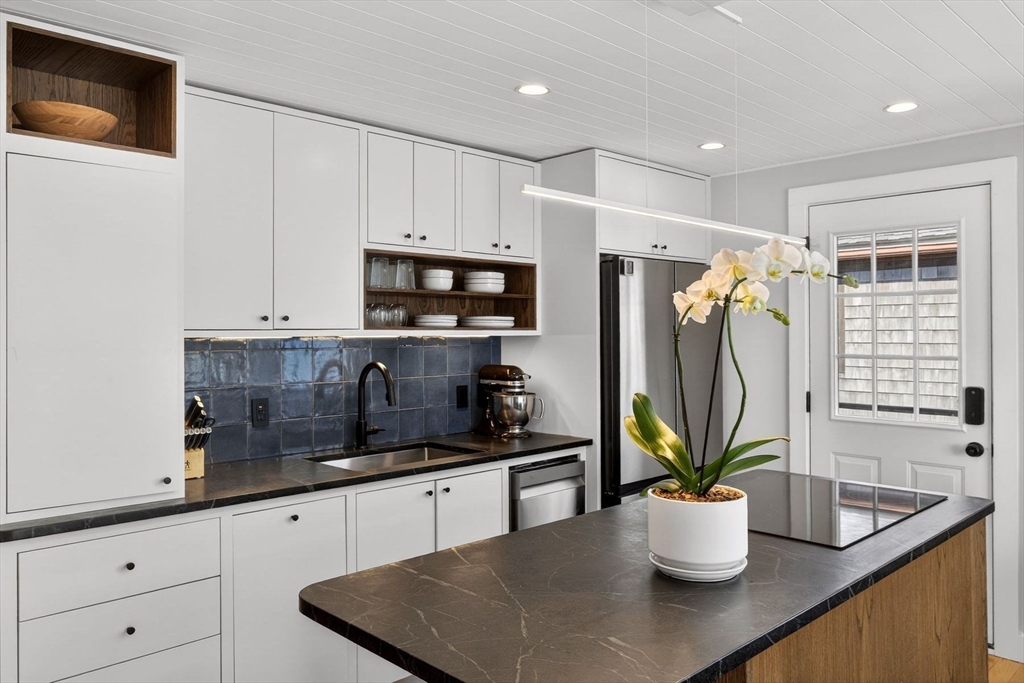 945 Commercial Street Unit 3D