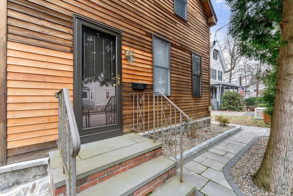 88 Rockland Street