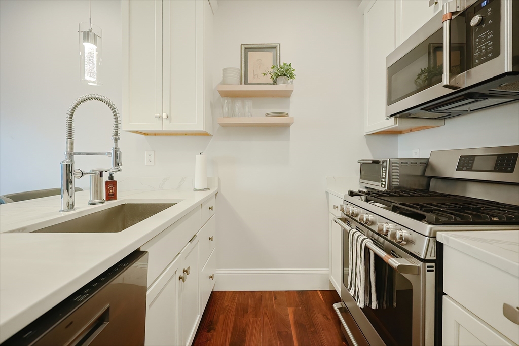 519 Broadway 302
