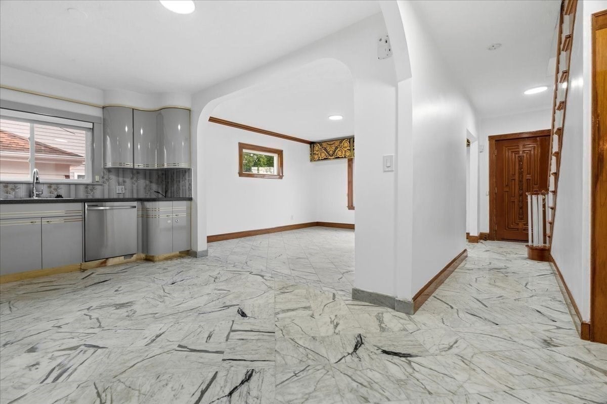 6 Burbank Rd, Medford, MA, 6 Burbank Rd, Medford, MA Photo #7