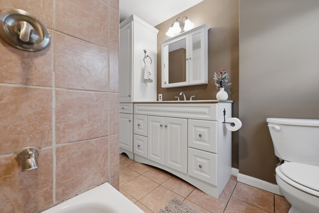 4 Olive Dr, Leominster, MA, 4 Olive Dr, Leominster, MA Photo #23