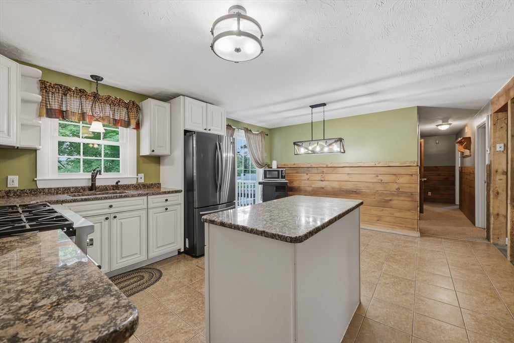 4 Olive Dr, Leominster, MA, 4 Olive Dr, Leominster, MA Photo #10