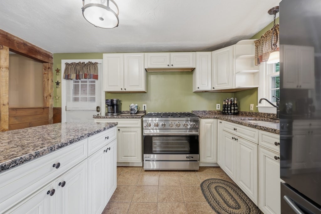 4 Olive Dr, Leominster, MA, 4 Olive Dr, Leominster, MA Photo #8