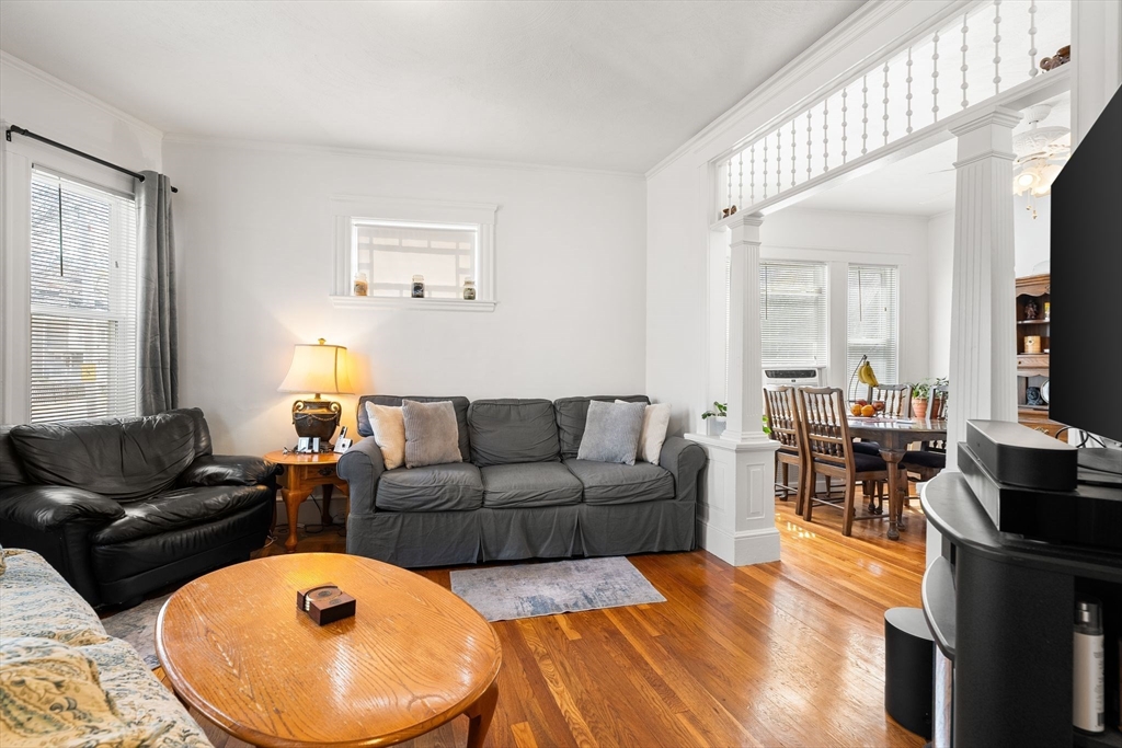 98-100 W Wyoming Ave