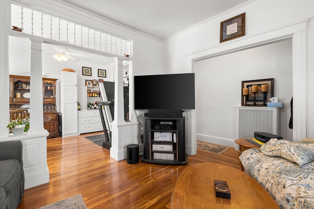 98-100 W Wyoming Ave