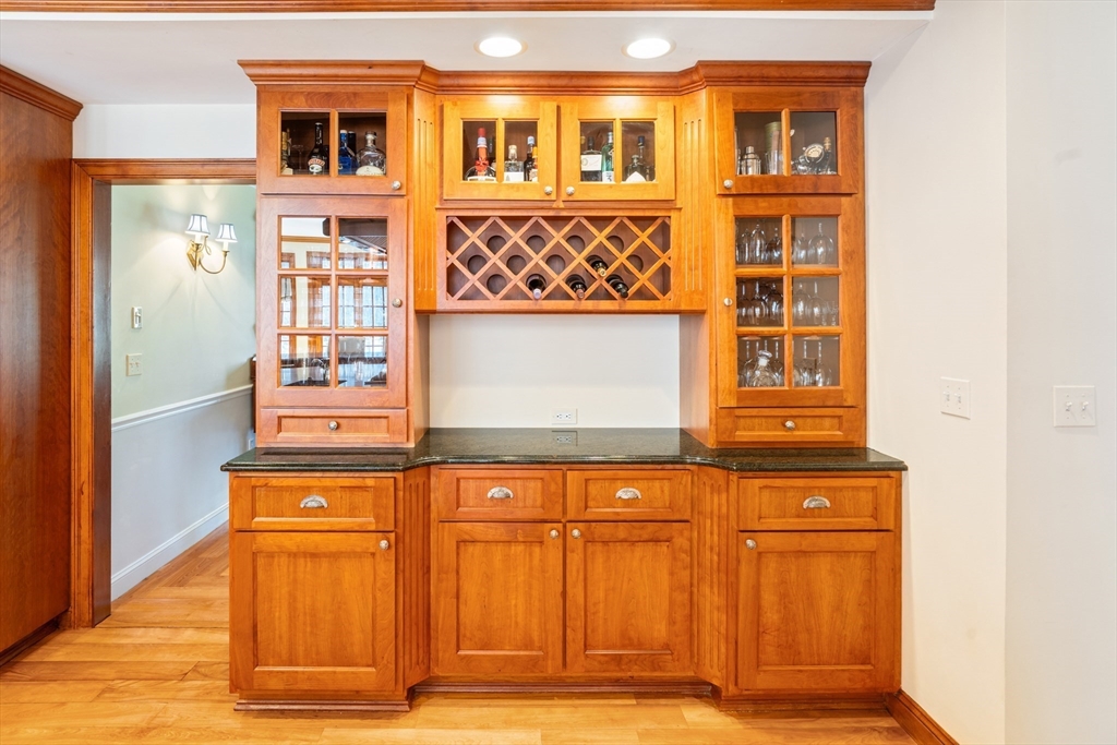 Medfield, Massachusetts 02052, United States, 5 Bedrooms Bedrooms, ,5 BathroomsBathrooms,Residential,Active,103098