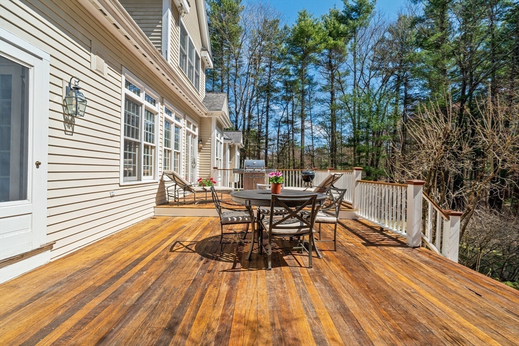 Medfield, Massachusetts 02052, United States, 5 Bedrooms Bedrooms, ,5 BathroomsBathrooms,Residential,Active,103098