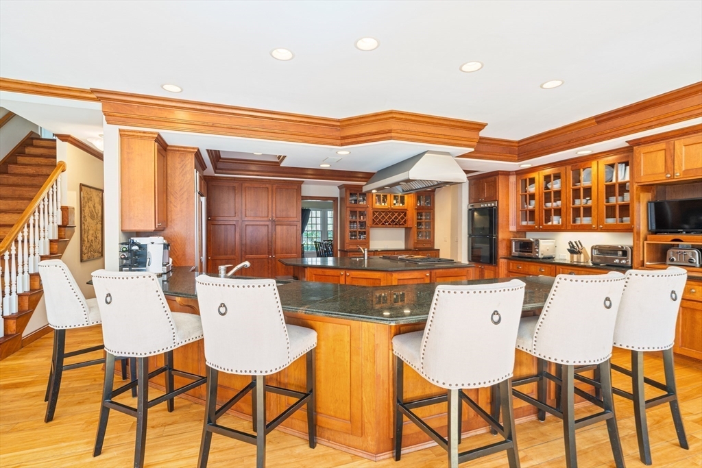 Medfield, Massachusetts 02052, United States, 5 Bedrooms Bedrooms, ,5 BathroomsBathrooms,Residential,Active,103098