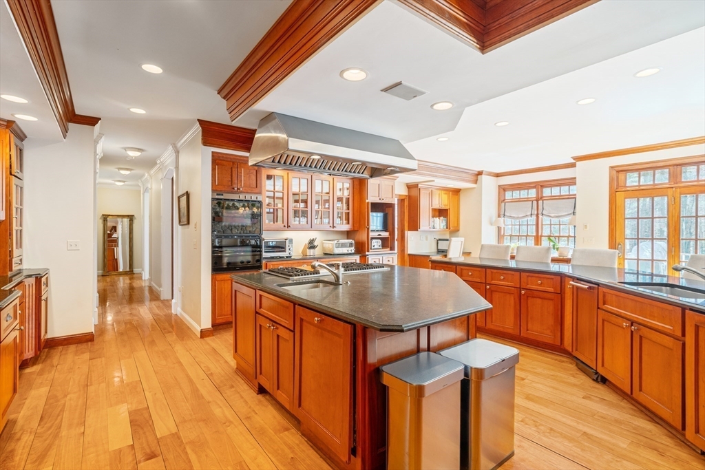 Medfield, Massachusetts 02052, United States, 5 Bedrooms Bedrooms, ,5 BathroomsBathrooms,Residential,Active,103098