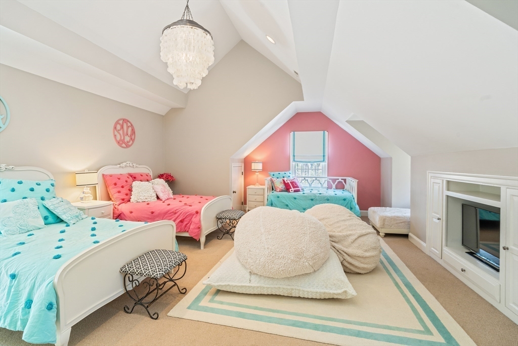 Medfield, Massachusetts 02052, United States, 5 Bedrooms Bedrooms, ,5 BathroomsBathrooms,Residential,Active,103098