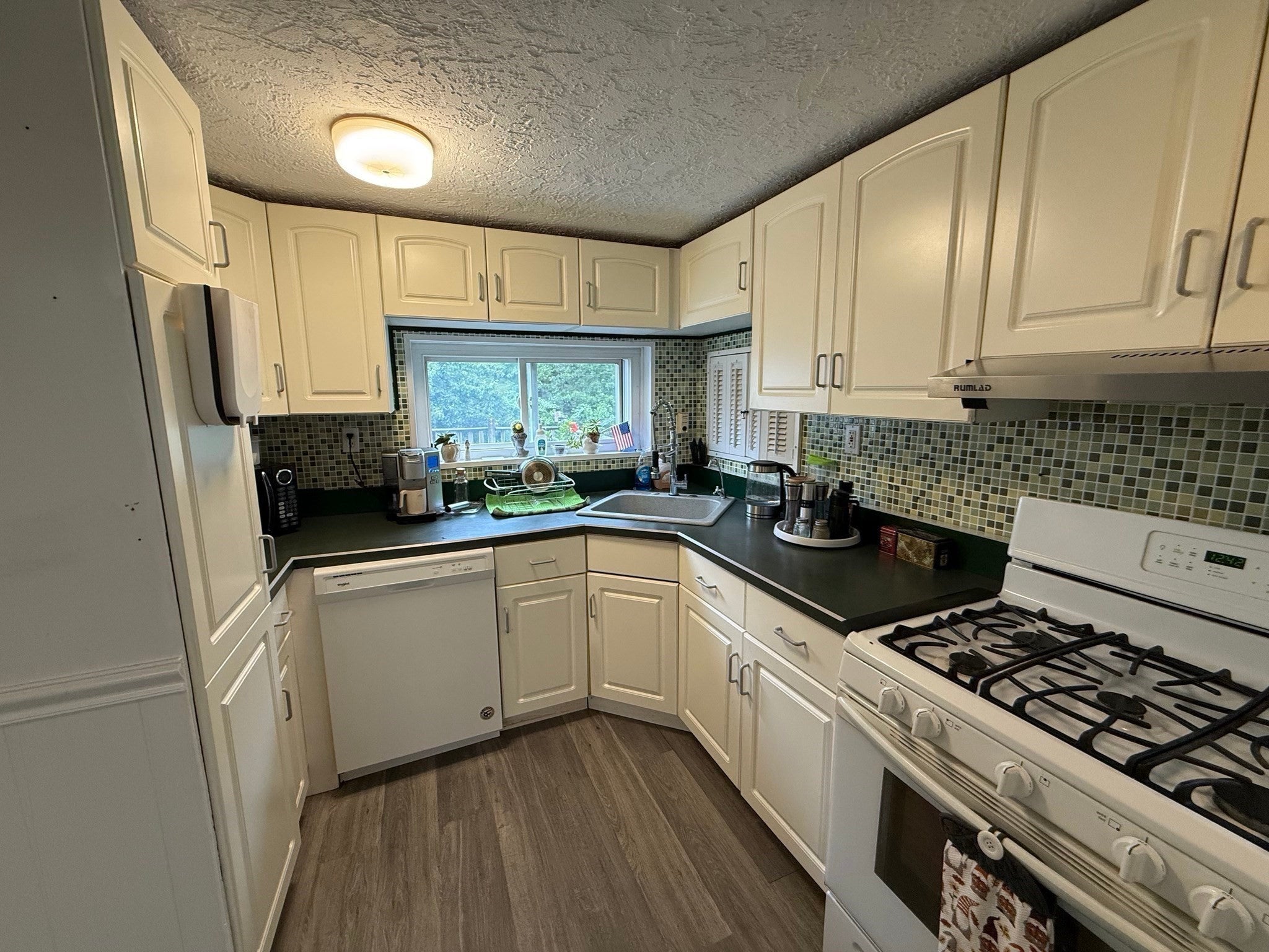 21 Freeman Ave, Webster, MA Photo #13