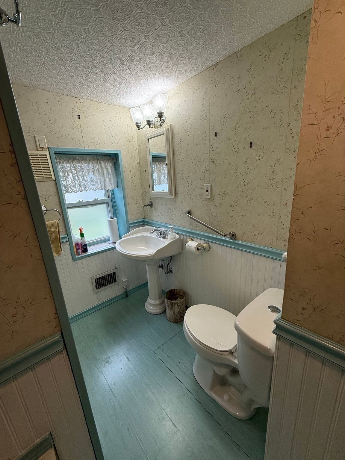21 Freeman Ave, Webster, MA Photo #27
