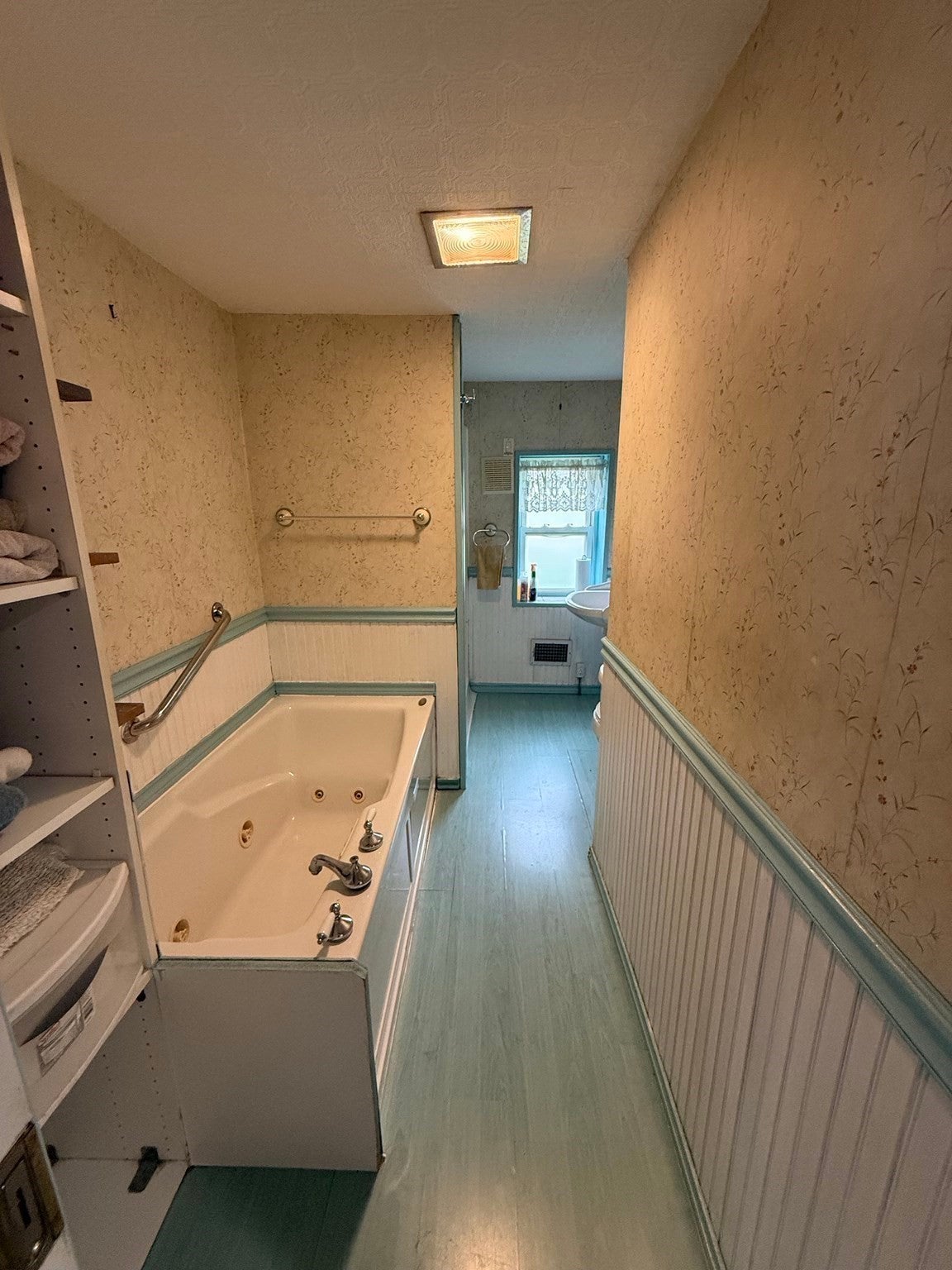 21 Freeman Ave, Webster, MA Photo #31