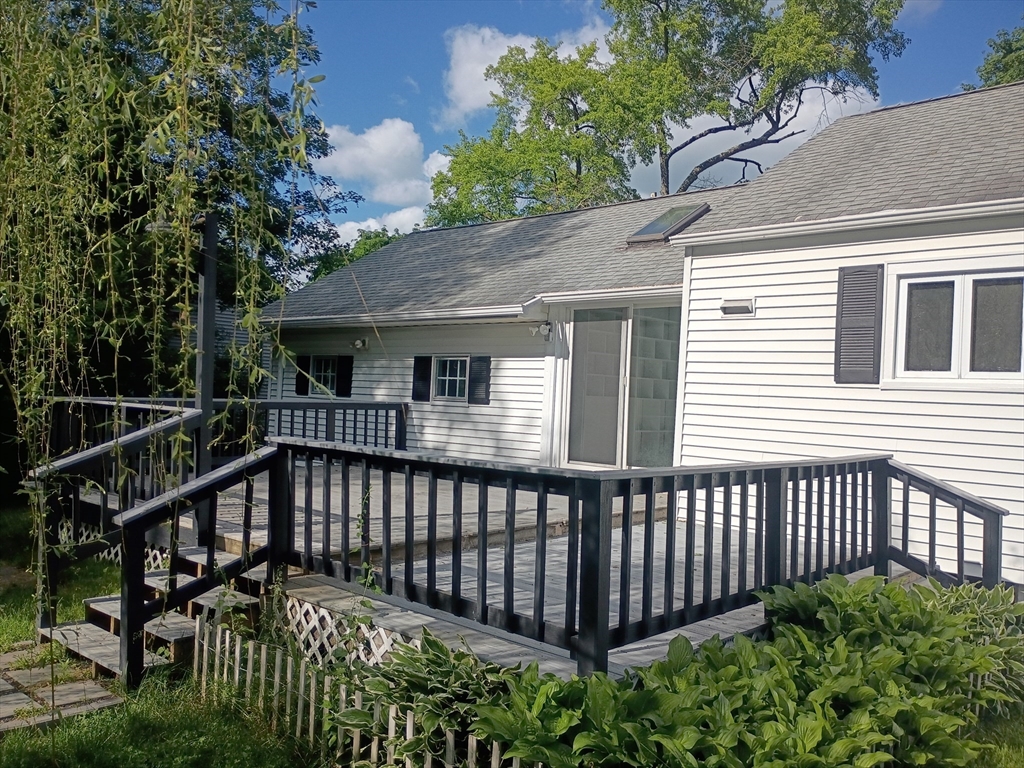 4 Wood Ave