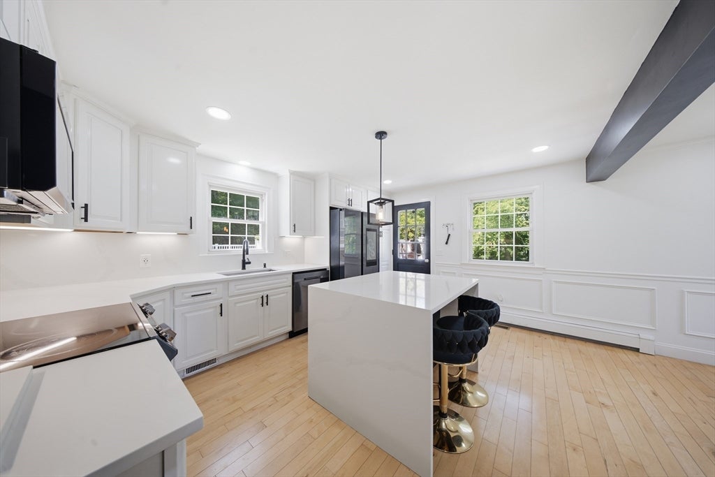 345 Pleasantdale Rd