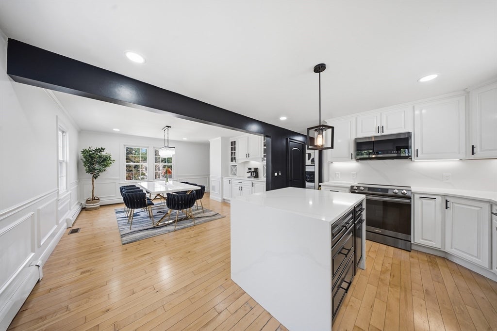 345 Pleasantdale Rd