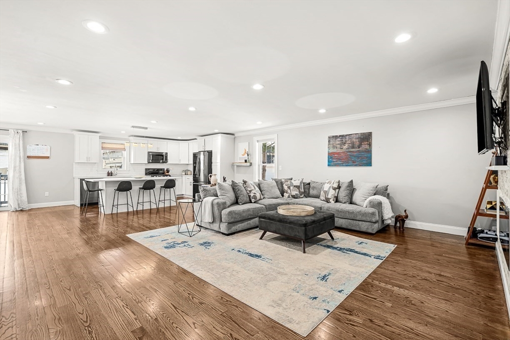 360 Lynn St
