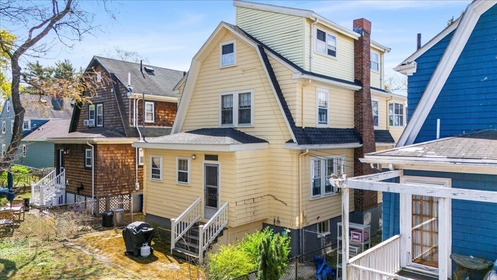 Somerville, Massachusetts 02144, United States, 5 Bedrooms Bedrooms, ,1 BathroomBathrooms,Residential,Active,119906