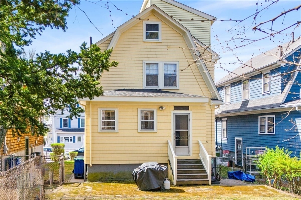 Somerville, Massachusetts 02144, United States, 5 Bedrooms Bedrooms, ,1 BathroomBathrooms,Residential,Active,119906