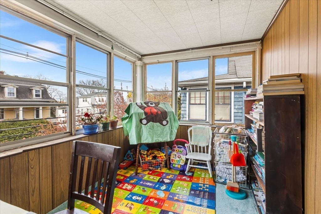 Somerville, Massachusetts 02144, United States, 5 Bedrooms Bedrooms, ,1 BathroomBathrooms,Residential,Active,119906