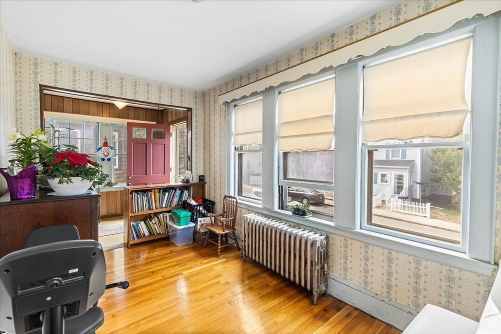 Somerville, Massachusetts 02144, United States, 5 Bedrooms Bedrooms, ,1 BathroomBathrooms,Residential,Active,119906