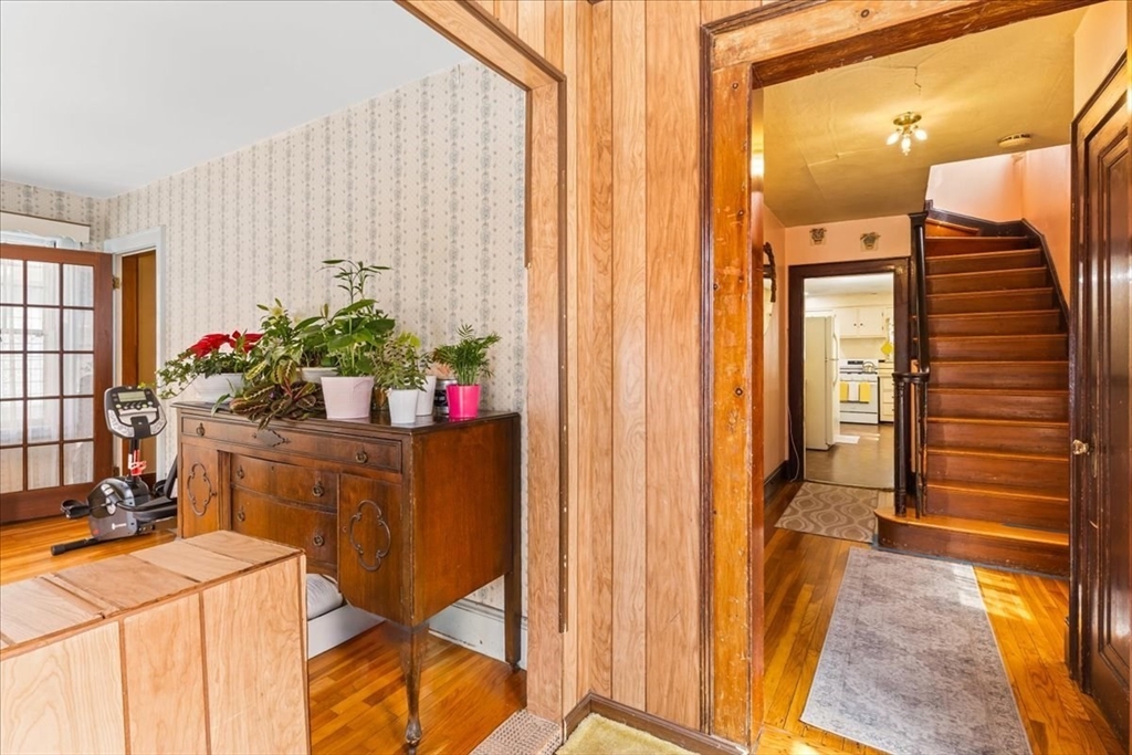 Somerville, Massachusetts 02144, United States, 5 Bedrooms Bedrooms, ,1 BathroomBathrooms,Residential,Active,119906