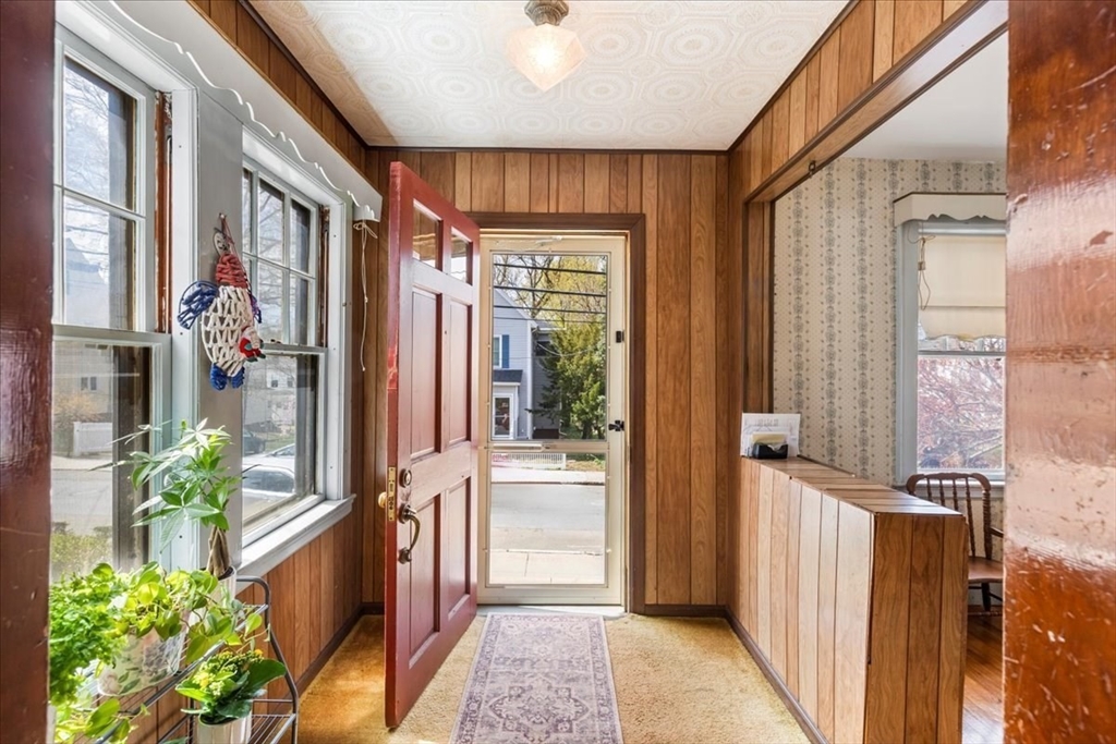 Somerville, Massachusetts 02144, United States, 5 Bedrooms Bedrooms, ,1 BathroomBathrooms,Residential,Active,119906