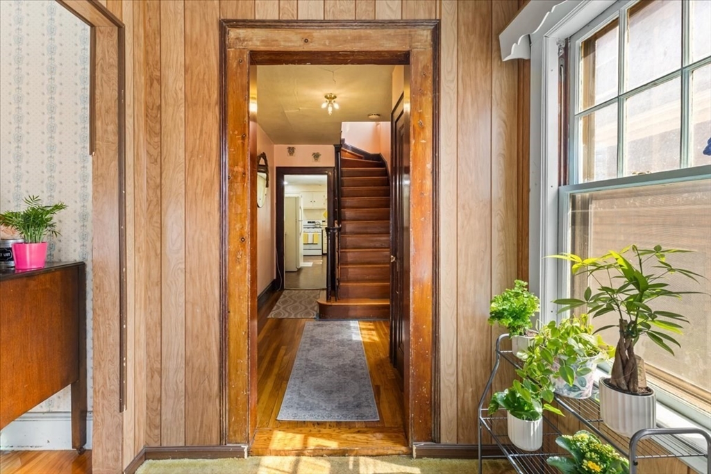 Somerville, Massachusetts 02144, United States, 5 Bedrooms Bedrooms, ,1 BathroomBathrooms,Residential,Active,119906