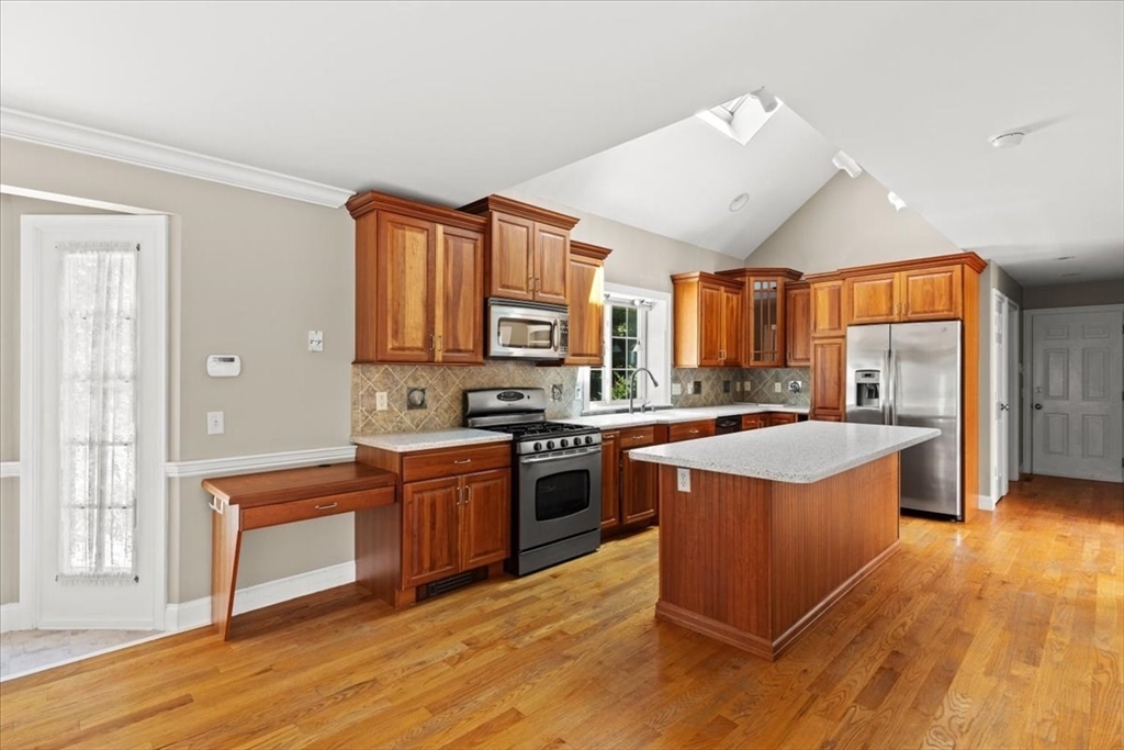 46 Winsome Rd