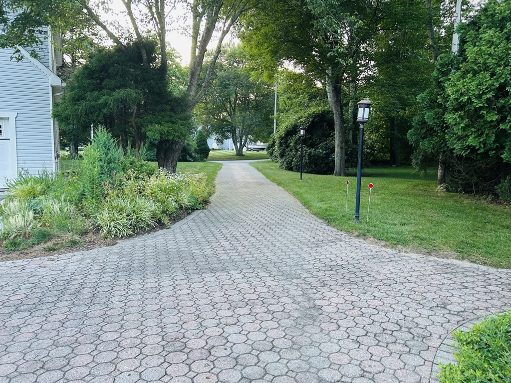 2 Fallon Dr