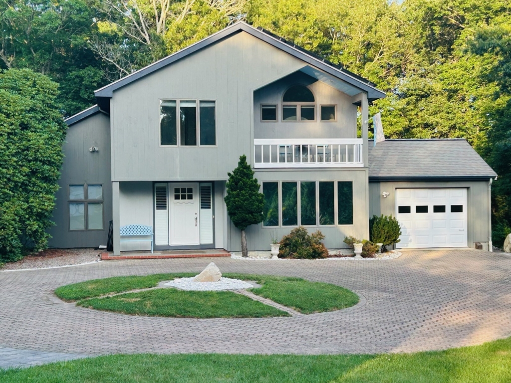2 Fallon Dr