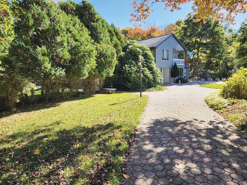 2 Fallon Dr