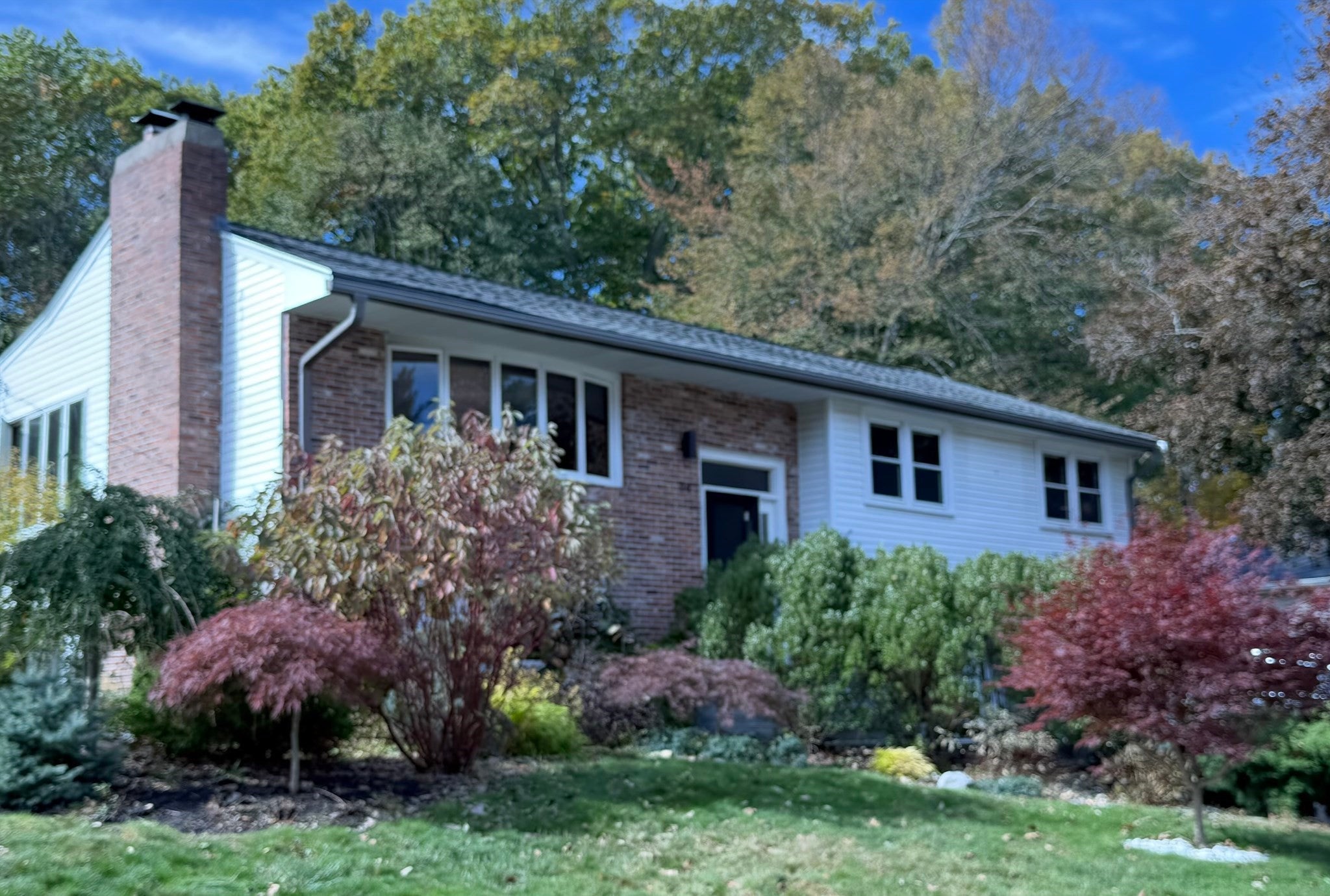 114 Chickering Rd