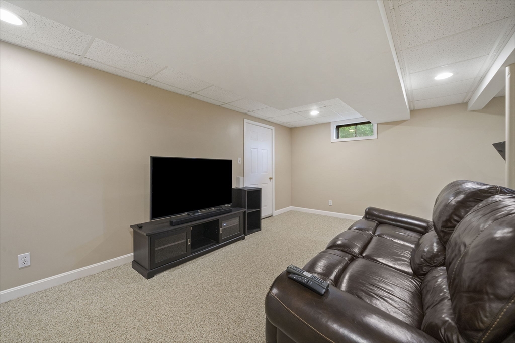 18 Mulberry Ln, Canton, MA, 18 Mulberry Ln, Canton, MA Photo #25