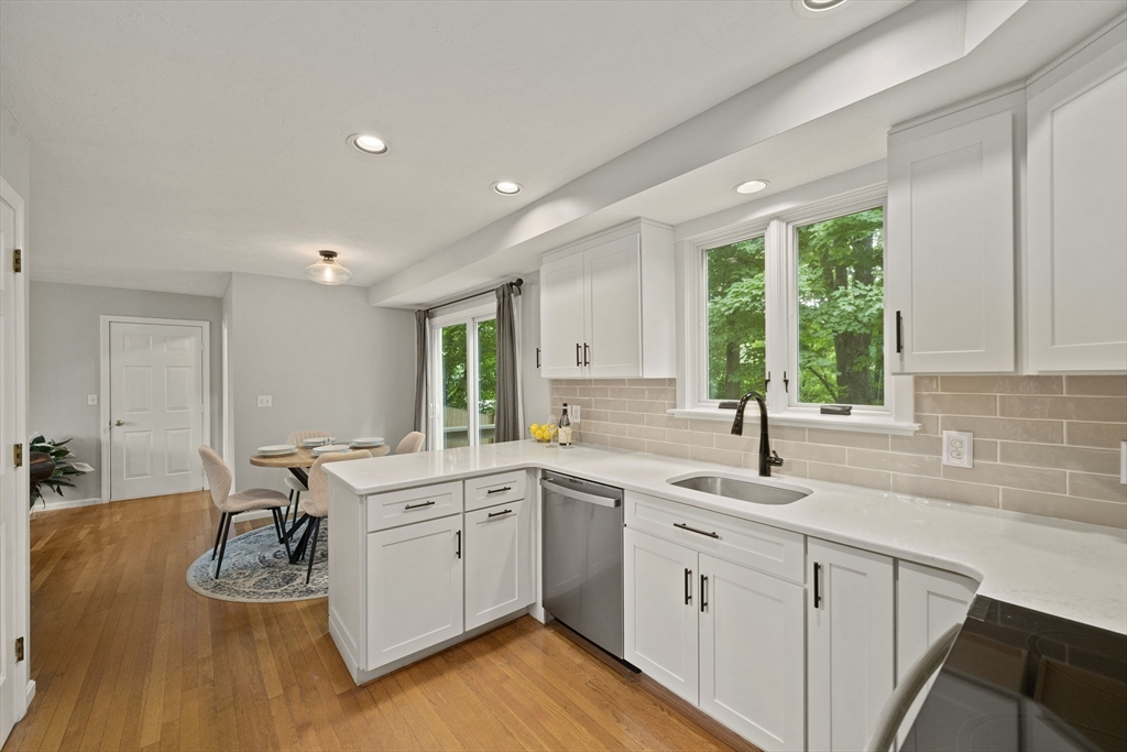 18 Mulberry Ln, Canton, MA, 18 Mulberry Ln, Canton, MA Photo #7